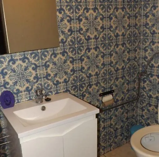 City Drops Batalhaprivate Guest house *